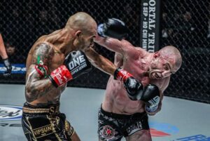 Samy Sana Instagram - " Marche arrière cassé "⛓⚙ #fallaitpasmenfermer #dzsauvage #jevaislefaire #number1 #thechamp #andsill @onechampionship ☝🏼💪🏼🔥💥⏳🇩🇿🇲🇫