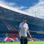 Samy Sana Instagram - paris is my city 💪🏼🔴🔵 thanks @psg Parc Des Princes