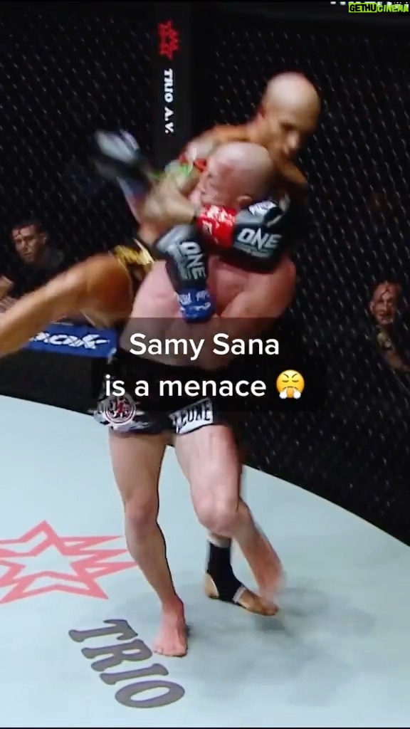 Samy Sana Instagram - Samy Sana's hit emotes the whole fight 🕺 @samy_sana75