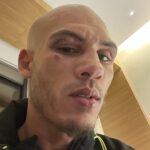 Samy Sana Instagram - Bonsoir, à tous je suis vraiment désolé pour ce combat, je n’ai pas eu le temps de m’exprimer. Un highkick m’a touché à l’œil, je ne voyais plus rien! Le destin! c’est pour ça que j’ai arrêté. Désolé à tous! Merci pour tout! Je reviendrai encore plus fort croyez moi.