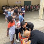 Samy Sana Instagram - Merci aux enfants de l’école Louis Pasteur pour leur innocente reconnaissance 🙏🏼❤️ #thechamp #s47s Vigneux-sur-Seine