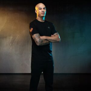 Samy Sana Instagram - ⚫️S47 Collection🟠 : The fusion of a shared vision and the unwavering determination of Samy Sana, our long-time Athlete and brand Ambassador🐍

#VenumTeam