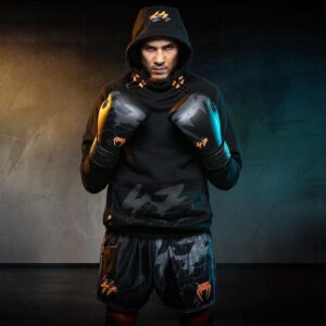 Samy Sana Instagram - ⚫️S47 Collection🟠 : The fusion of a shared vision and the unwavering determination of Samy Sana, our long-time Athlete and brand Ambassador🐍

#VenumTeam