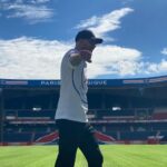 Samy Sana Instagram - paris is my city 💪🏼🔴🔵 thanks @psg Parc Des Princes