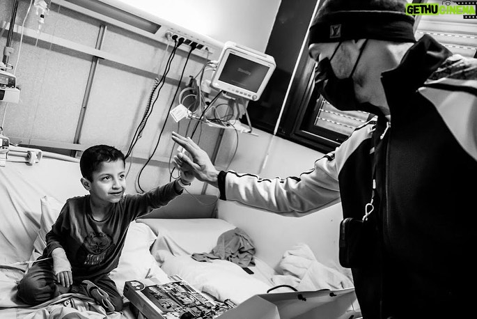 Samy Sana Instagram - ❤️ @instacekedubonheur Hôpital Robert-Debré