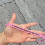 Samya Pascotto Instagram - 1- trecho de Aritmética de Fernanda Young. 2- poesia de banheiro. (Meu tipo preferido) 3- elenque pessoas para não deixar. 4- cansadas e amadas. 5- nesse mundaréu de gente. (Tem mais esse fds e o próximo. saiba mais em @ibt.teatro )