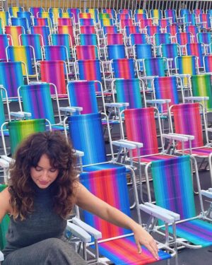 Samya Pascotto Instagram - Sexta feira estreia mundaréu de mim. Um espetáculo lindo, da maior qualidade e grandiosidade, disponível para todos. É de Graça é só chegar no parque da água branca e desfrutar! 
Mais infos @ibt.teatro