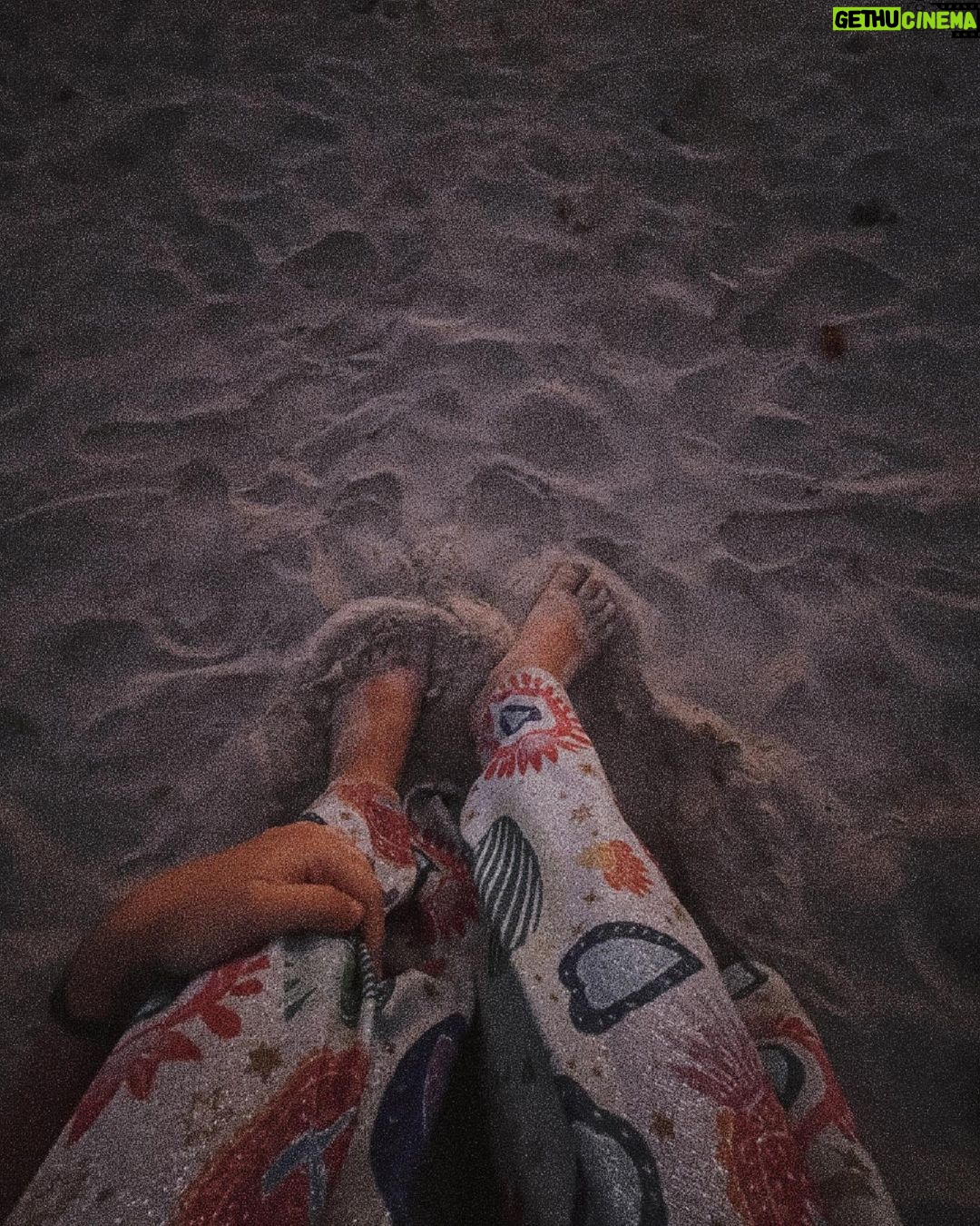 Samya Pascotto Instagram - Bahia - dia 7- Começou, é bússola de peito e cafezinho na piscina.