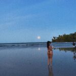 Samya Pascotto Instagram – Bahia – Dia 1- Lua cheia. Noite quente. Vento bom.