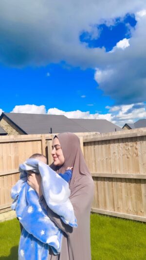 Sana Khan Instagram - Sabr doesn’t mean how long you can wait but how well you behave while you’re waiting 🤍

Allah is watching and he is all knowing you will definitely get what you rightfully deserve in both the worlds.

#uk #alhamdulilah #grateful #anassaiyad #sanakhan
