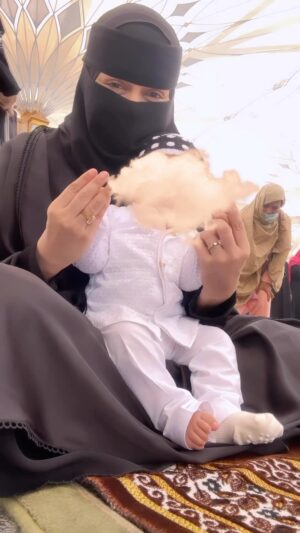 Sana Khan Instagram - Mera Beta Meri Jaan ♥️

Bahot kaam umar mai Allah ne issey Apne ghar bulaya bus dua yeh hai ki Allah (swt) issey Apne ghar ka imam banaye.

Issey Ek Acha aur sacha Musalman aur Insan banaye aur iski salahiyat ko sahi rukh pe lagaye.

I love reciting this to him and he always finds his peace in this n listens to this carefully 🥹

#sanakhan #anassaiyad #saiyadtariqjamil #alhamdulillah #allahuakbar