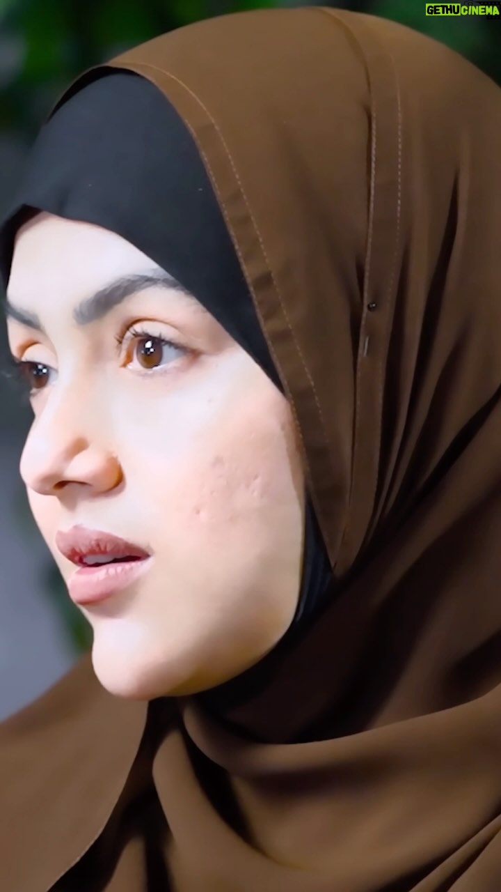 Sana Khan Instagram - I believe no human is bad it’s just that sometimes we choose path that’s not right and do things that displease Allah as a muslimah. Love and affection should be given to one & all. But as a muslimah we should be living for our Akhirah. My podcast is on my journey and my thoughts and me finding that peace in following the spiritual path. JazakAllah khair @iuzairhasan for this it was so good. Ps: I was sick throughout this USA trip with bad tooth ache which kept me swollen. Alhamdullilah nothing to complain though 🫶🏻 #sanakhan #anassaiyad #saiyadtariqjamil #uzairhasan #alhamdulilah