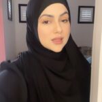 Sana Khan Instagram - Let’s Revive The Sunnah 🫶🏻 Amr ibn ‘Awf reported: The Messenger of Allah, peace and blessings be upon him, said, “Know that whoever revives a tradition from my Sunnah if it has died out after me, he will have a reward like those who act upon it without diminishing any of their rewards. #sanakhan #anassaiyad #saiyadtariqjamil #sunnah #revive #alhamdulilah