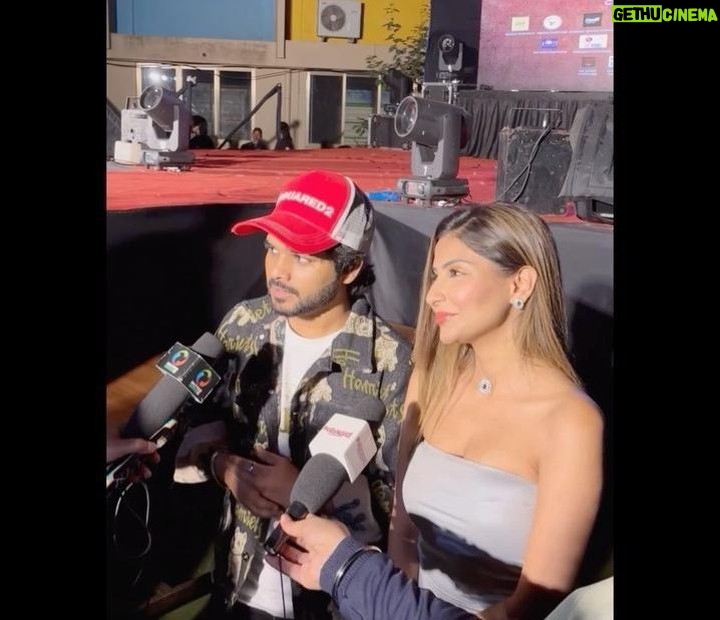 Sana Sultan - 224.5K Likes - Cuz yesterday night was special & beautiful cuz of many reasons🥰
Our song “zaroori” got released & we had special screening at Raheja college’s Fest along with media interaction😅❤️
Celebrated Salman’s birthday with college crowd & it was special for me cuz i was invited to the same college as chief guest where i studied..Allhumdulillah all of this feels like blessings🥹
Coming back to our Song, hope u guys liking our song… Go listen to it… don’t forget to like, share, comment & subscribe to Salman’s channel
Love u guys for all the love & support… Bohot saara pyar sabko🥰❤️✨