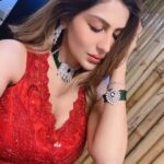 Sana Sultan Instagram – If Life gives you Red, Don’t be a Red Flag… Be the Red Rose🌹
Celebrating season of Love with @rajkumari_by_richahaware 🥰 cuz i Wanna paint the town Red♥️ Mumbai – City of Dreams