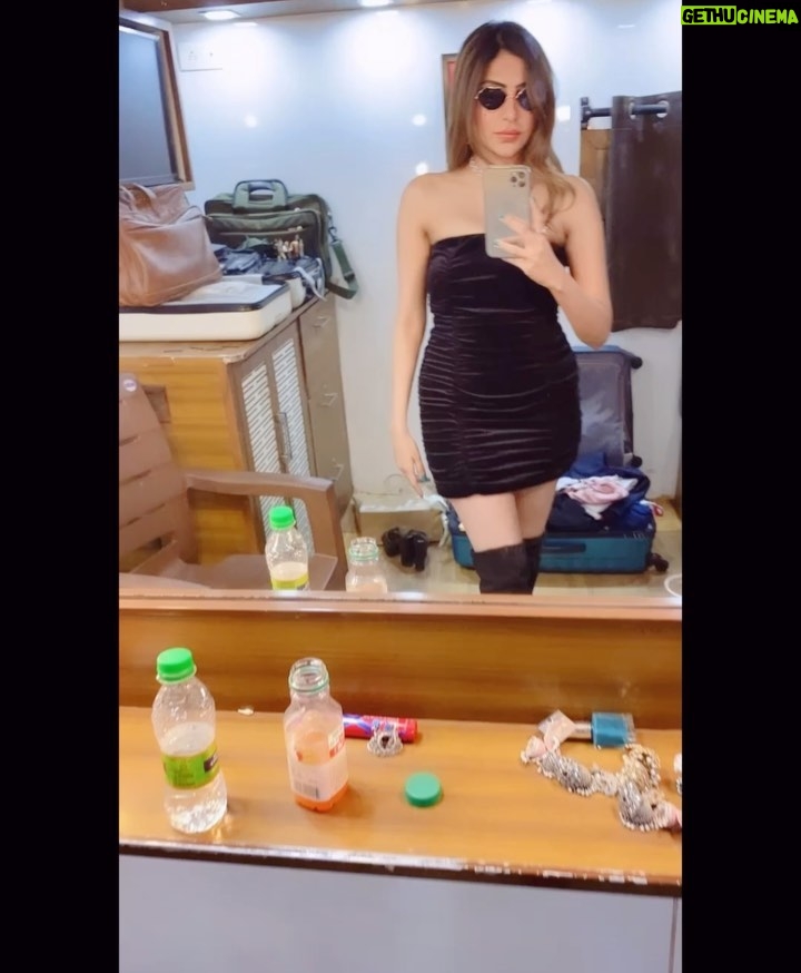 Sana Sultan Instagram - Handle with Care🤍🖤