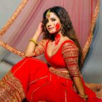 Sanchari Mondal Instagram - Colour of love is ❤️ #sancharimondal 💄@sahasumana 👗@mahadevraj62