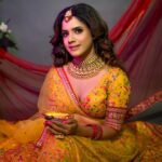 Sanchari Mondal Instagram - Happyyyyy diwali❤️ 💄@shahsumana 👗 @mahadevraj62 📷 @photographer_santanu_