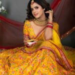 Sanchari Mondal Instagram - Happyyyyy diwali❤️ 💄@shahsumana 👗 @mahadevraj62 📷 @photographer_santanu_