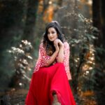 Sanchita Shahi Instagram - एक्लोपनको महसुस गर्दै थिए, आँखाबाट तप्प आसुँ भर्दै भन्यो, म छु नि तेरो साथमा ...🙂🙁 #Maharani👑💍