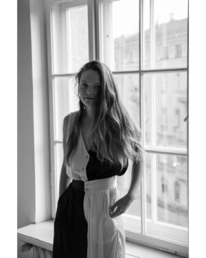 Sandra Drzymalska Instagram - B&W.
@the.scorp.studio 
Fot. @kacper_bartczak_