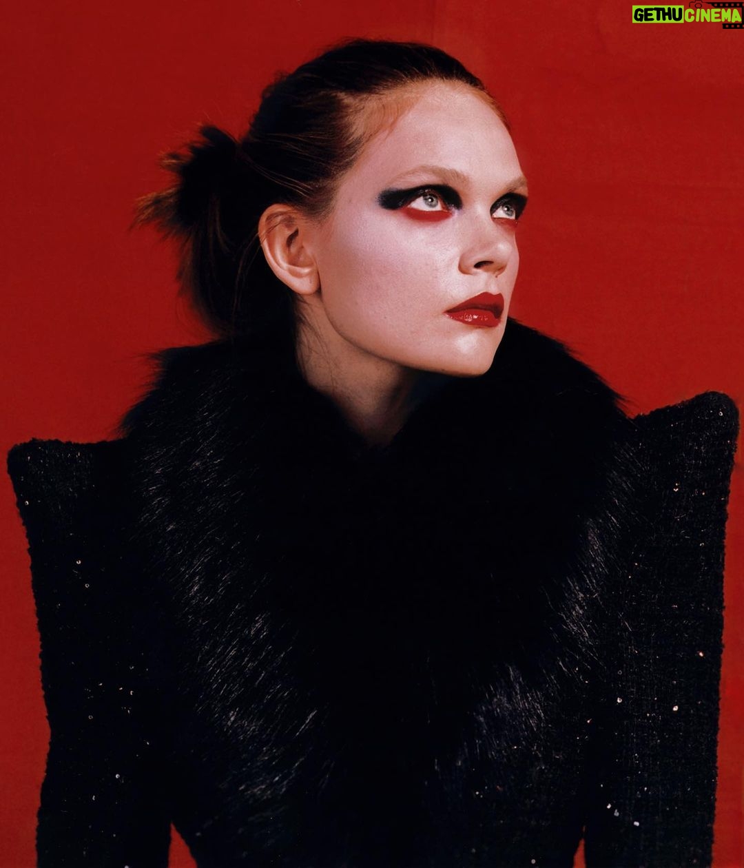 Sandra Drzymalska Instagram - Fot. @powietsza Styled @karolmlodzinski Make up @bialymakeup Hair @emilzedhair