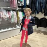 Sandra Parmová Instagram - S Emi vám přinášíme jarní inspiraci z butiku @aboutkids_brno 🌟 a i super tip pro maminky❣️☺️Tak který outfit se vám líbí nejvíc? 🍭🌸☺️ Napište mi do komentáře💗 Maminky, v tomhle dětském butiku mají některé věci i na nás😉 Třeba ty nádherné botky z poslední fotky, kterým jsem neodolala😅, mají až do velikosti 40👌🏼🤩 Až budete v @olympiacentrumbrno, určitě se v About kids zastavte ❤️ #moda #detskamoda #jaro #inspirace #fashion #kidsfashion #aboutkids #aboutkidsbrno #obleceni #obleceniprodeti #premiovamoda #spoluprace #brno #olympia #olympiabrno #jarojetu #🍭 #🌸 #🍬 Olympia Brno