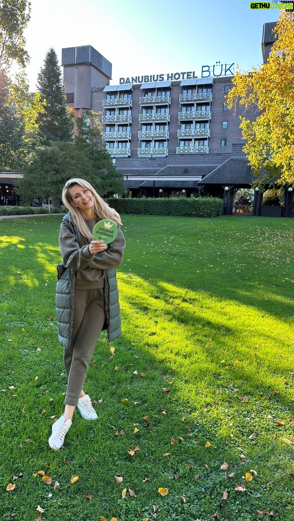 Sandra Parmová Instagram - Kam na jarní prázdniny? S @travelking.cz a kódem SANDRA10 máte jakýkoliv pobyt o 10% levnější❣️ Co třeba báječný relax do Bükfürdo? 😉💦🧖🏼♀️⛲️ My máme maďarské termály moc rádi a tak posílám trochu inspirace, jak skvělé to tam pro děti i dospělé je🥰 Byli jsme tady 👉🏼 @danubiusbuksarvar @danubiushotels ❤️ Platnost slevoveho kódu nevím😅 Zjišťuju u @travelking.cz a dám vědět. Ale doporučuju neotálet, ať vám neuteče nějaká skvělá nabídka 😁🫶🏼🫶🏼 #travelking #dostupnecestovani #spoluprace #rodinnadovolena #travelkingcz #madarsko #buk #bukfurdo #lazne #termaly #termalnilazne #danubiushotels #danubius #familytrip #enjoyingnature #enjoyingthemoment #magyar #travel #travelgram #love #hapiness #nofilter #mustsee #spa #wellness #kidsfriendly Danubius Hotel Bük