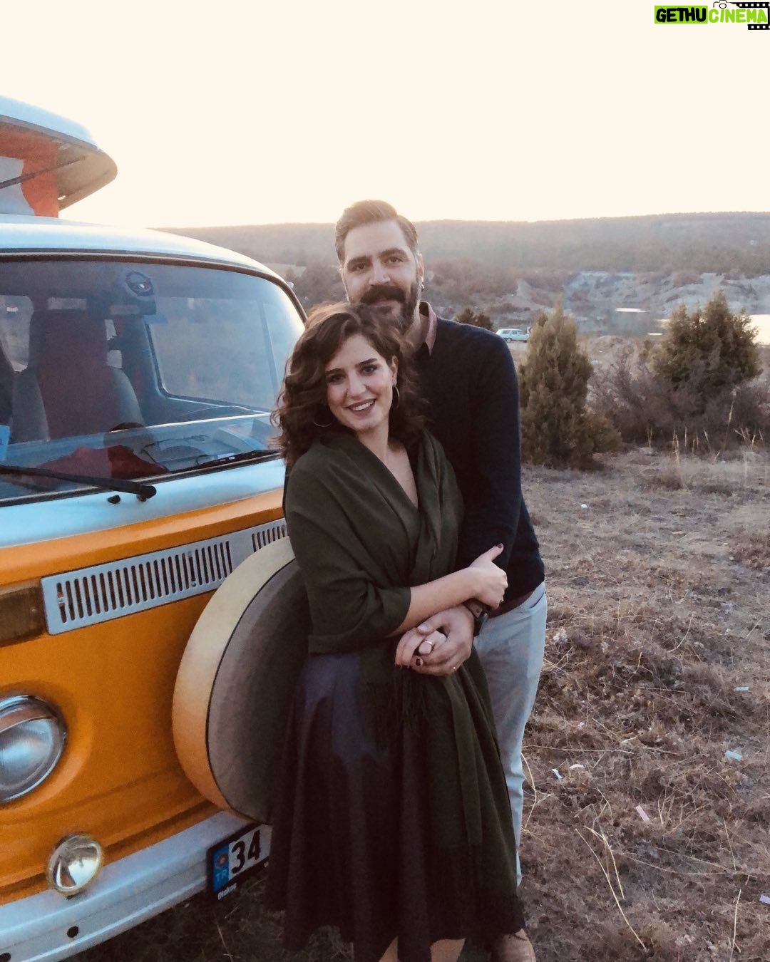 Sanem Yeles Instagram - İyi ki doğdun...iyi ki beni buldun...iyi ki sevgilim oldun...iyi ki aile olduk..iyi ki kızımın babası oldun... seni çok seviyorum🦋🦋 doğum günün kutlu olsun selvi boylum😊