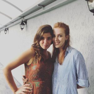 Sanem Yeles Instagram - Efendi efendi poz vermeyle başlayıp, cozutmayla sonuçlanmak..bazı şeyler hiç değişmez #kiralikaskforever