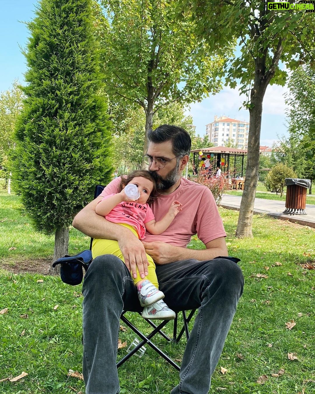 Sanem Yeles Instagram - Hayatımın balküpleri🦋 Eskişehir Dede Korkut Parkı