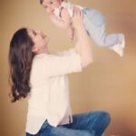 Sanem Yeles Instagram - İlk anneler günüm..Hayatımın en zor,en muhteşem, en zorlayıcı, en mutlu senesiydi..varlığına minnettarım güzel kızım. Badem şekerim 🦋