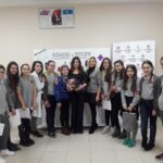 Sanem Yeles Instagram – Bugün beni ağırlayan çok değerli Eskişehir Bahçeşehir kolejine, vesile olan @ahufenerli öğretmenime ve yeni arkadaşlarıma çok çok teşekkürler😊😊 Eskişehir Bahçeşehir Koleji