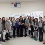 Sanem Yeles Instagram - Bugün beni ağırlayan çok değerli Eskişehir Bahçeşehir kolejine, vesile olan @ahufenerli öğretmenime ve yeni arkadaşlarıma çok çok teşekkürler😊😊 Eskişehir Bahçeşehir Koleji