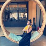 Sanem Yeles Instagram - Bütün iyi kitapların sonunda Bütün gündüzlerin,bütün gecelerin sonunda Meltemi senden esen,soluğu sende alan Yeni bir başlangıç vardır...🎈 OMM INN