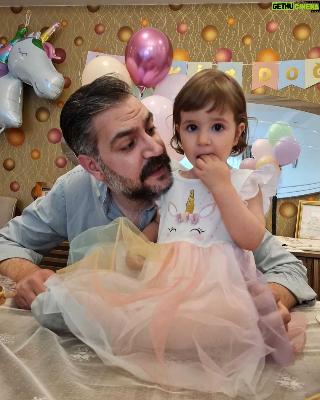 Sanem Yeles Instagram - Babalar günün kutlu olsun sevdiceğim @yakupakpnr 😍 sen dünyanın en muhteşem babasısın..