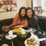 Sanem Yeles Instagram - “Pek eksikmişim senden evvel Elin elimden ayrılmasın yeter Lâmekan bir dostluk bizimkisi İstanbul’u bıraksam,bırakmam seni Nice 4 yıllara,en kıymetli...” Corvino Kuzguncuk