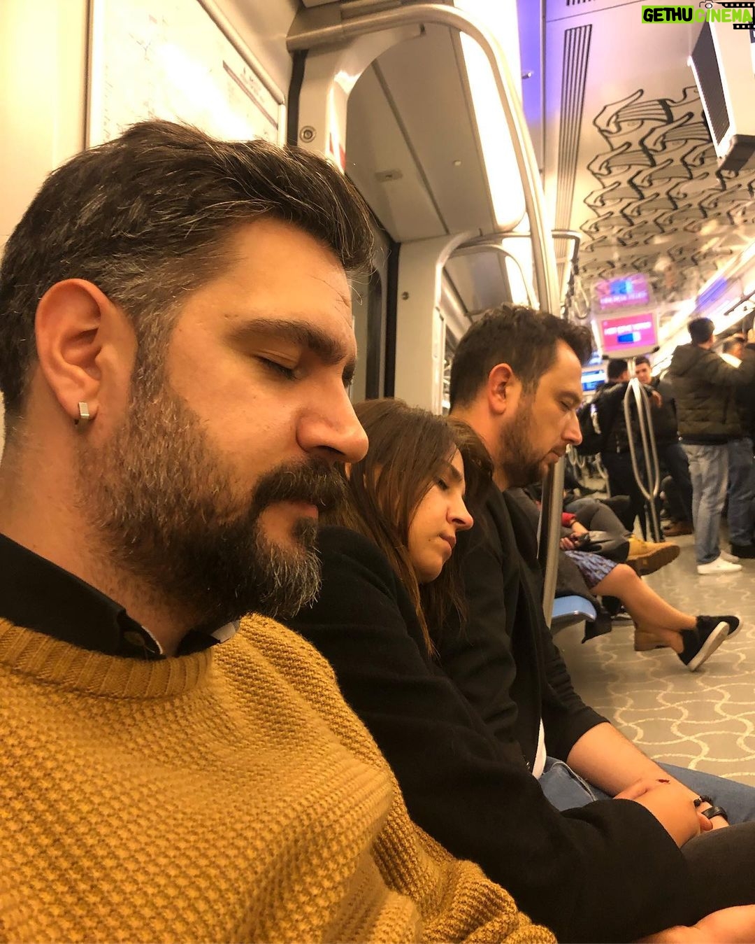 Sanem Yeles Instagram - Gençlik tabi azizim, kanları kaynıyor