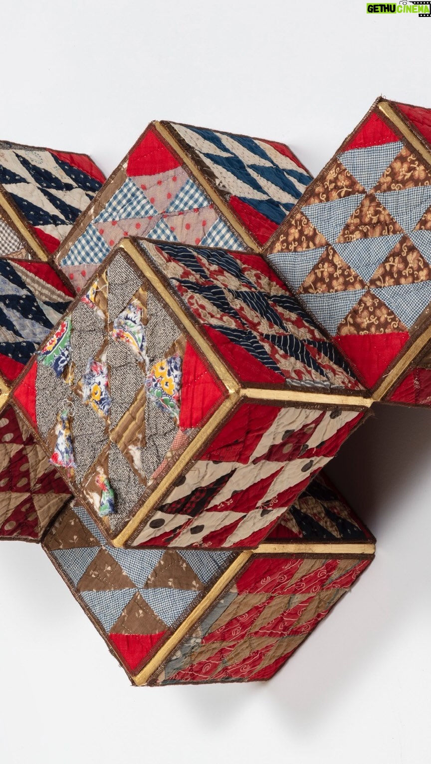Sanford Biggers Instagram - “Sanford Biggers” opens today @massimodecarlogallery Beijing🥂 The exhibition is on view until 10.12.22 “Master Key”, 2022 Antique quilts, birch plywood, gold leaf. 18 x 26 1/2 x 13 in 45.7 × 67.3 × 33 cm #studiosanfordbiggers #chimera #quilting #art #history #hongkong #sanfordbiggers Beijing, China