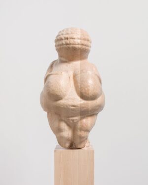 Sanford Biggers Instagram - “Nesting Venus” is bringing the ❤️ to Aspen.

Currently on view @marianneboeskygallery
📸: (3) @saraharison 

Nesting Venus, 2022
Maple
60 1/2 × 13 1/4 x 13 in
153.7 × 33.7 × 33 cm

#studiosanfordbiggers #venus #hybrid #history