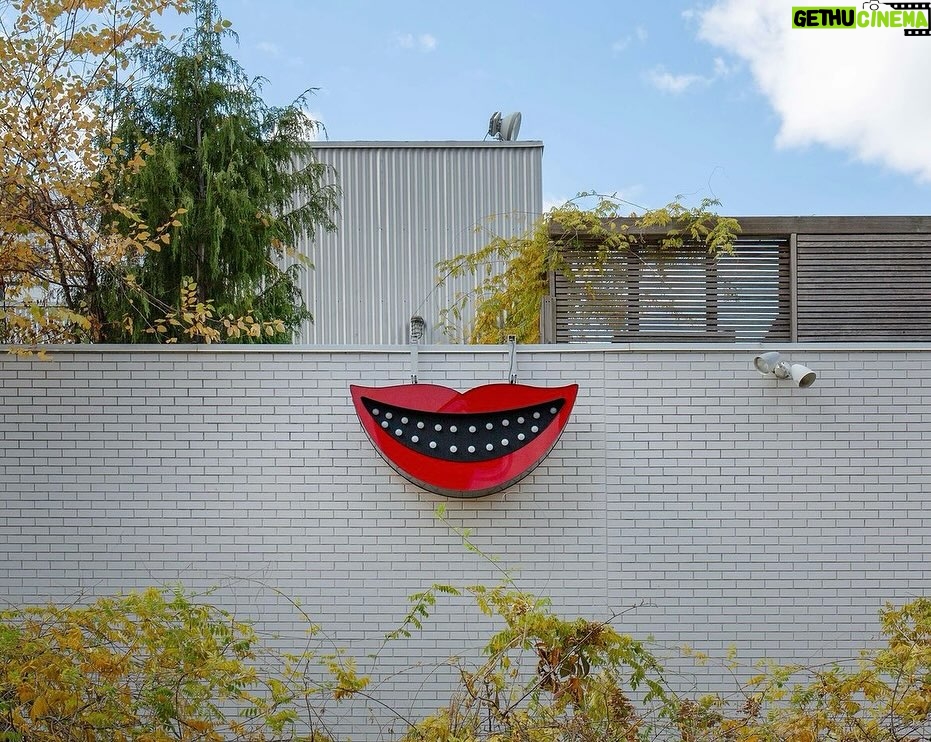 Sanford Biggers Instagram - Cheshire (Janus) (2023) is currently on view from the High Line- between the 23rd and 26th street entrances 🙏🏿 “This wide grin—a Cheshire Cat smile-is a frequent motif in Biggers’s oeurve. Employed throughout his work in sculpture, his video practice, and in his quilt-based Codex works-and presented at varying levels of legibility— the work makes reference to Lewis Carroll’s Cheshire cat as well as the racist caricatures of 19th-century minstrel shows. Biggers complicates and questions these signifiers, ultimately offering new understandings of collective mythologies and traditions.” - @marianneboeskygallery Cheshire (Janus), 2023. Unique within a series. Aluminum, plexiglass, LEDs, timer. 30 1/2 × 51 1/4 x 12 3/4 inches, 77.5 x 155.6 x 32.4 #studiosanfordbiggers #janus #cheshirecat #coded #history Highline