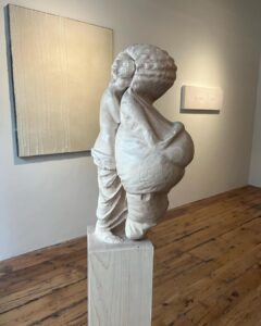 Sanford Biggers Instagram - “Nesting Venus” is bringing the ❤️ to Aspen. Currently on view @marianneboeskygallery 📸: (3) @saraharison Nesting Venus, 2022 Maple 60 1/2 × 13 1/4 x 13 in 153.7 × 33.7 × 33 cm #studiosanfordbiggers #venus #hybrid #history Marianne Boesky Gallery