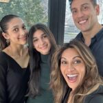 Sangita Patel Instagram - Family time ❤️ Exactly what I needed…good food, silly banter and yo, we got your back. And it was extra special since my dad got to see one of his little bro’s from England, it’s been years. Pretty awesome to see the reminiscing. Dad is still the Rajesh Khanna of the family! What is about just hanging in the kitchen makes it so good for the soul ❤️ Thanks to my bro-in-law in the last pic looking to the camera, the rest are like ‘it ain’t happening’ 😂 Lots of love everyone 🥰 Happy Thanksgiving #Familytime #makingFunOfMyZit 😂