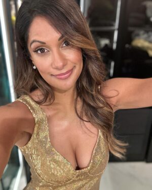 Sangita Patel Instagram - I’m going out for an hour 🤷🏽‍♀️😂

I mean how can I not with this dress! My goodness @lmomofficial and @mariachowdhery this is so special thank you for making this dress, I feel the love you put into this ❤️ 

Peeps, healing process has been really good. Today was a turning point for me as my chest is doing so much better. 
My swelling/bruises and stitches are healing (last photo shows the neck is a bit green and the most I can smile) I’m talking a lot more - hmm, I think it’s the tub of ice-cream I’ve been eating everyday has been helping (btw cappuccino ice cream with chocolate bits is now my fav)🥰

Truly honoured to be presenting an award tonight at @cafawards - I told Sam in and out, I’ll rest when I get home ❤️ 

I gotta say thank you to ALL of you for the love and checking in, truly uplifting….with heavy hearts right now, kindness goes a long way❤️

#MindOverMatter #RecoveryUpdate #HealingWell #PositiveEnergy
