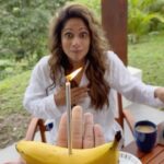 Sangita Patel Instagram - Ha! Candle on a banana 🍌 …brilliant 😂🥳 Love this moment, thanks Sam, it’s perfect in so many ways🥰 Woot woot, first task of the year CELEBRATE my BIRTHDAY 🎉 Today, I’m declaring it as #SangiDay - eat cake everyone 🎂😁 Oh boy, caught me dipping my chips ahoy cookie, making sure it doesn’t break (if you know you know) 😉 It’s been such an adventure with the family in San Ignacio off to San Pedro island, nervous to get on a small propeller plane 🥰 #capricorn #Jan2nd #ItsMyBirthday #Celebrate #Belize #FITNESSTUESDAY next week!