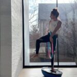 Sangita Patel Instagram – It’s #FITNESSTUESDAY !!!

Can you hula your leg while balancing on a bosu ball?! 😄 
So many elements to this challenge – I can’t find the original creator but yes, your core is tested!
Ha, right after passing the challenge, I went a little cray cray with the hula hoop, I realized I actually don’t know how to hula hoop 🤷🏽‍♀️😂
Now I’m determined to learn! 

#MakeItFun #FitnessChallenge #MOTIVATE #Smile