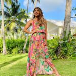 Sangita Patel Instagram – FashiON
Oh my, did we ever play with colours shooting Love and Translation 🌈 
Which is your favourite look?
A – Bluey-yellowy
B – Orangey 
C – Limey 
D – Greeny
E – Tropically
F – Blanche
G – Reddy 
H – Flowery
I – Highlighty 
J – Greeny 2.0 

All looks courtesy of my @aliciasmcn 
Kudos to @briangonerogue – every hairdo had a story! Hard to keep it up while shooting in 35 degrees! Luv ya buddy 

Back on Sunday with episode 4 it’s going to juicy on @tlc @streamonmax 😁

#Fashion #onSet #host #looks