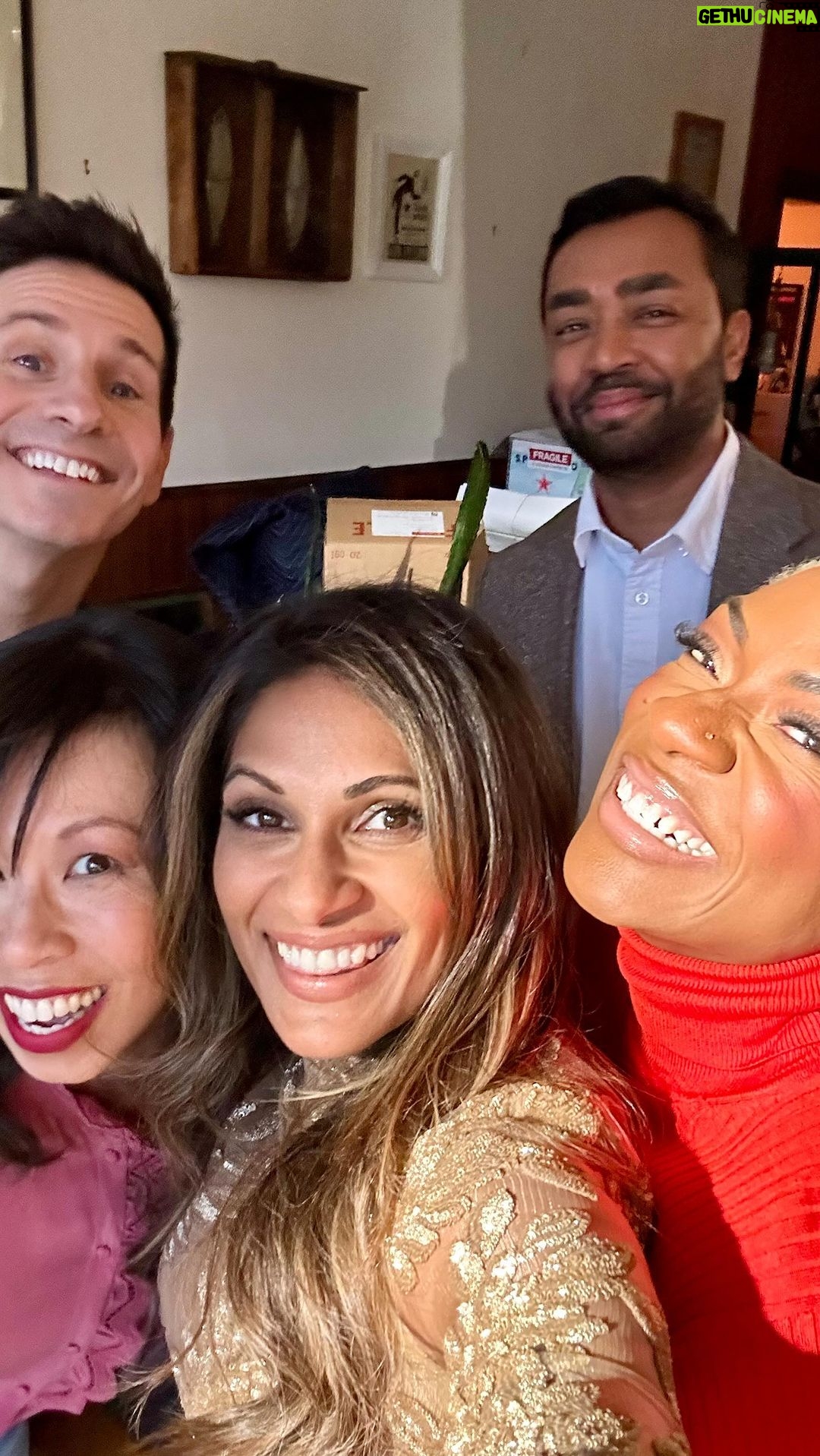 Sangita Patel Instagram - Did this actually happen 😆 This was one of the most epic nights with @missjullyblack @rick_campanelli @paychen Truly honoured to be sitting at a table sharing our stories - we laughed, we cried, we ate and drank the best sparkling water @sanpellegrinoca Thank you @sanpellegrinoca on an invite for your ‘Bring your Best’ dinner. I won’t ever forget the evening or the conversations ❤️ This is the energy we need going into 2024 🥰 Side note: we got moves 💃🏽 #HangingWithFriends #RealConversation #SPellegrino #SPellegrinoPartner #BringYourBest