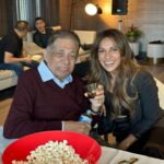 Sangita Patel Instagram - Das and I wanted to wish you a Merry Christmas and happy holidays. You know there are some holidays where you will you say ‘remember when’ - moments you won’t forget, this was one of them for me… Blessed to have this time with family, my dad ❤️ Sending everyone a big squeeze this holiday - grateful, full of joy and love 🥰 #MerryChristmas #Family #MyDad