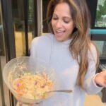 Sangita Patel Instagram - Spring roll salad 🥗 SO GOOD! Like soooo good! Some Rice noodles Shred some cabbage, carrots, cucumber Cut some red onions (optional) Top with Cilantro Green onions Chilli flakes and salt to taste (you’ll need it for the noodles) Want some crunch - add Peanuts and sesame seeds Dressing! 3 Tbsp Peanut Butter 1 Tbsp maple syrup 1 Tbsp soy sauce 1/2 Tbsp sesame oil 1 Tbsp rice vinegar 1 tsp ginger 1/2 lime Blend! Taste! ENJOY! #SaladRecipe #SpringRollSalad #CookinWSangi #Smile